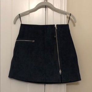 NEW w/ TAGS - BLANKNYC Suede Skirt in NAVY